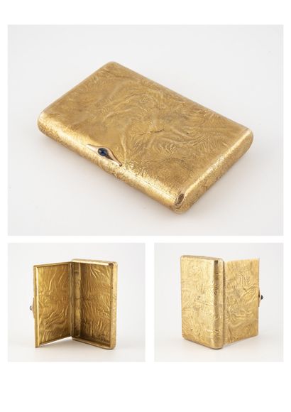 RUSSIE, premier quart du XXème siècle

Cigarette...