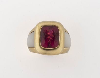 VAN CLEEF & ARPELS
Yellow gold (750) ring...