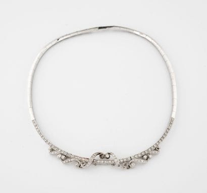 Semi rigid necklace in white gold (750),...