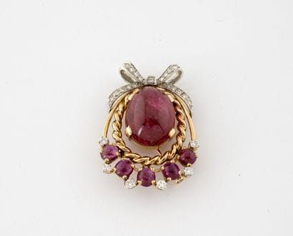 Yellow and white gold (750) brooch with a...