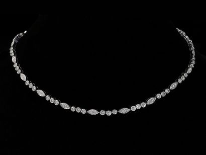 CARTIER
Articulated necklace in platinum...