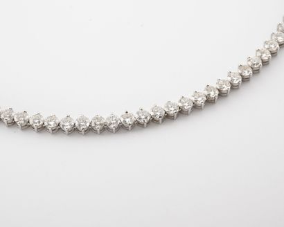 White gold (750) diamond choker necklace...