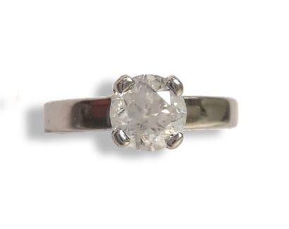 
Solitaire ring in white gold (750) centered...