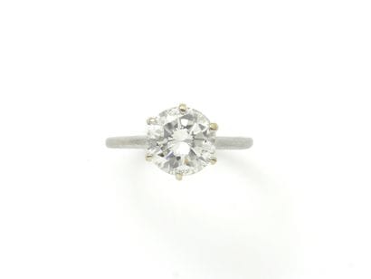 Solitaire ring in platinum (850), set with...