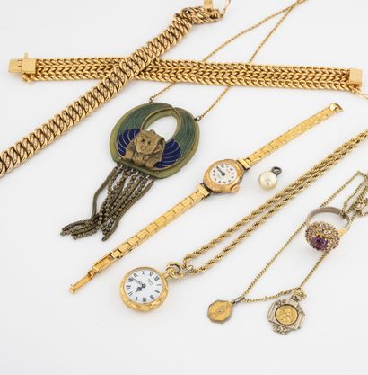 Lot of fancy jewels in gold metal including...