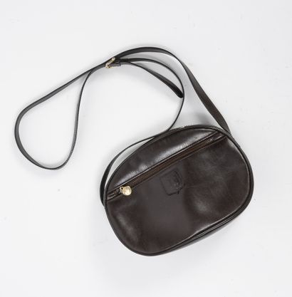 CELINE
Small shoulder bag in brown leather.

Small...