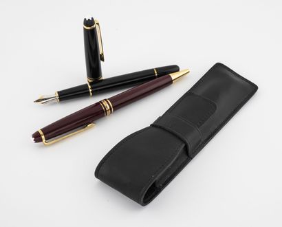 MONTBLANC
Set of two pens including : 

-...