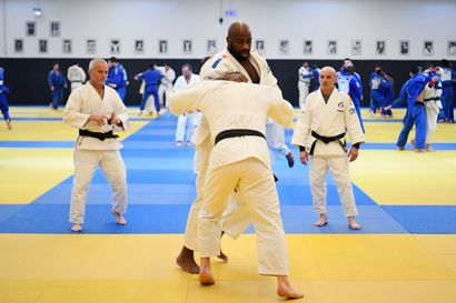 Teddy RINER
Attend a training session of...