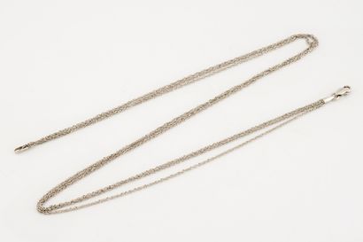 Necklace with three rows of braided mesh,...