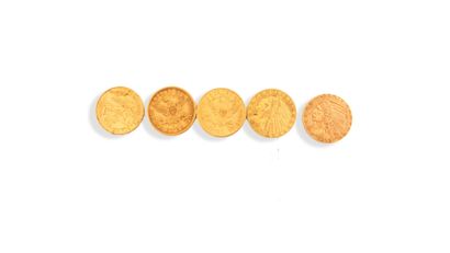 ÉTATS UNIS
4 pièces de 5 dollars : 

- Type...