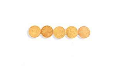 ÉTATS UNIS
4 pièces de 5 dollars : 

- Type...