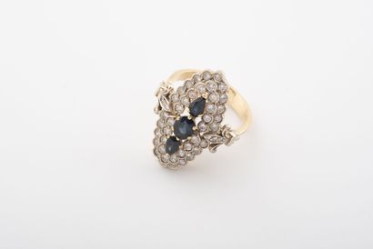 Bague marquise en or jaune (750) ornée de...