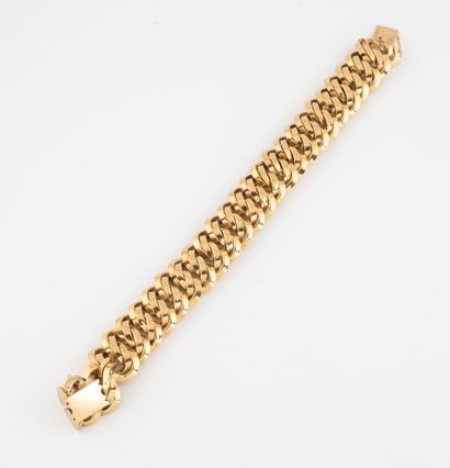 Bracelet gourmette en or jaune (750) à maille...