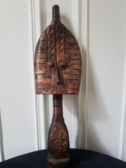 Sculpture de reliquaire Kota Mahongwe — Mi-20ème
Wood...