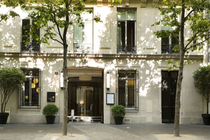 Une nuit à l'hotel le Narcisse Blanc à Paris...
