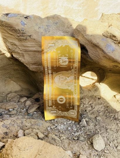 - Sculpture Karl Lagasse one dollar Gold...