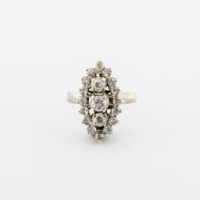 
Silver marquise ring (800) decorated with...