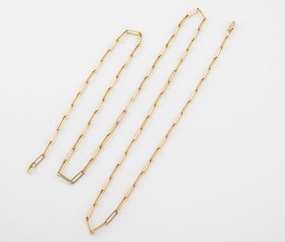Necklace in yellow gold (750) with oval mesh....
