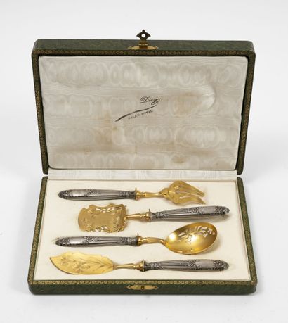 Candy set (4 p.) in gilded metal engraved...