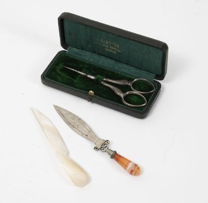 A. PETER
Sewing scissors in steel and silver...