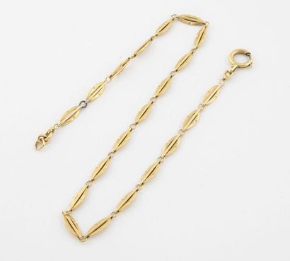 Watch chain in yellow gold (750) with diamond-shaped...