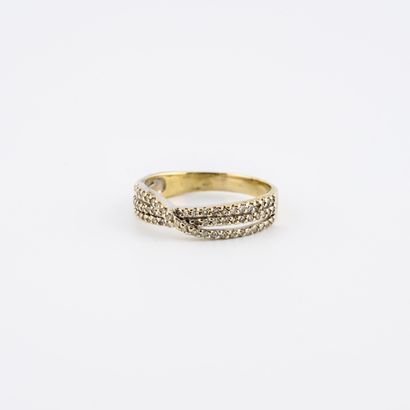 
Bague en or jaune (750) rhodié ornée de...
