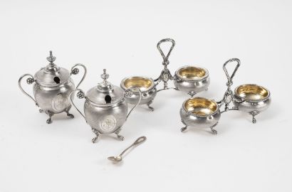 E. HUGO
Silver lot (950): 

- Pair of double...