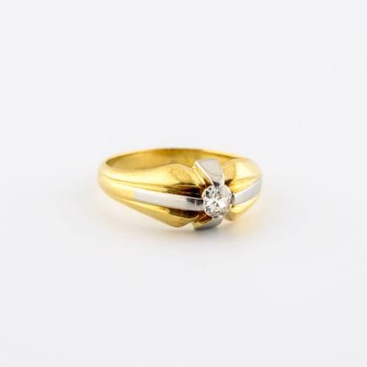 
Bague jonc en or jaune (750) et platine...
