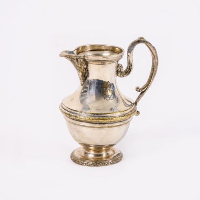 Tea and coffee service (4 p.) on pedestal...