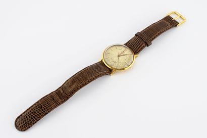 UNIVERSAL GENEVE

Men's wrist watch. 

Round...