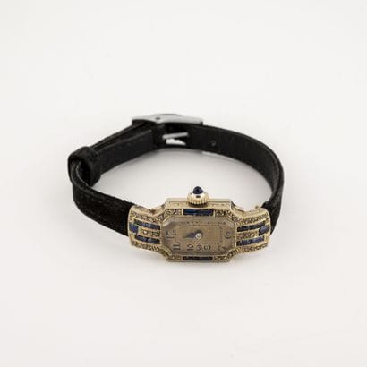 
Ladies' wristwatch. 

Rectangular case and...