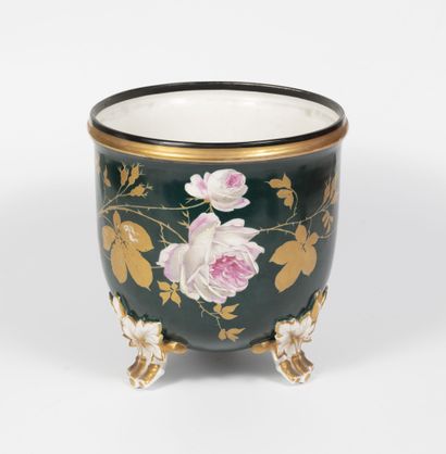 Tripod porcelain cover-pot polychrome and...
