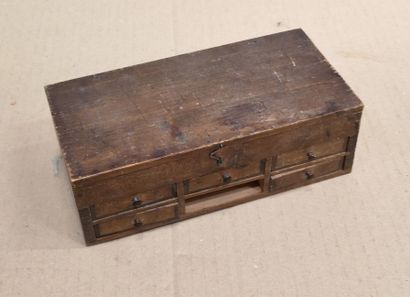 Mobilier et accessoires de poupées :
- Wooden...
