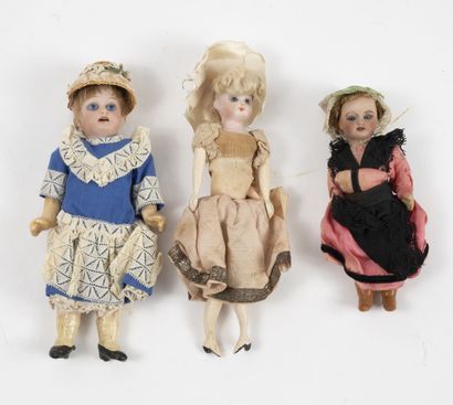 Lot of three little girls :

- porcelain...