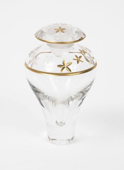 SAINT-LOUIS
Perfume bottle.

Proof in crystal...