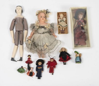 Lot including two mignonettes in celluloid...