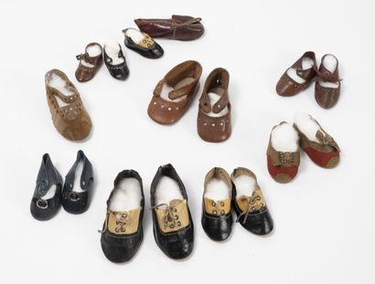 Lot of 6 pairs of shoes: 

- Ballerinas color...