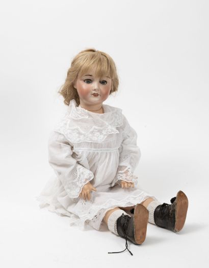 UNIS France
Doll, porcelain head marked in...