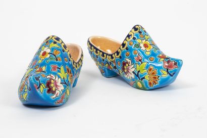 LONGWY
Two earthenware clogs enamelled polychrome...