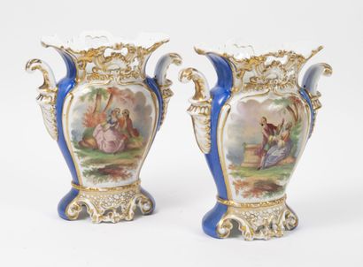 PARIS, milieu du XIXème siècle
Pair of vases...