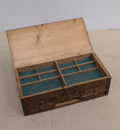 Mobilier et accessoires de poupées :
- Wooden...