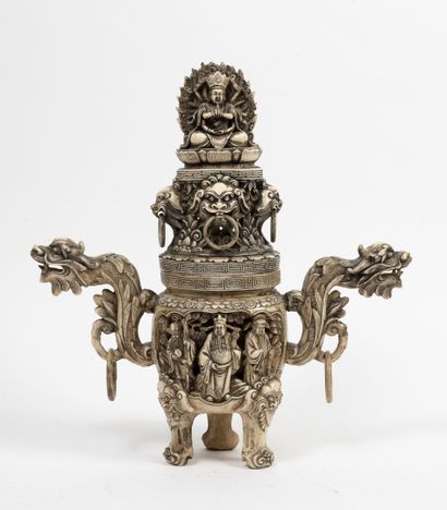 CHINE, XXème siècle
Covered incense burner,...
