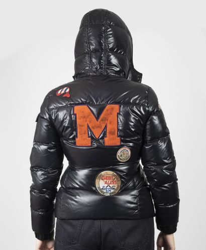 MONCLER
Women's short jacket in icy black...