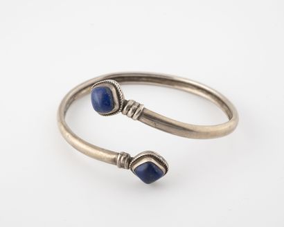 Bracelet in silver (min. 800) and square...