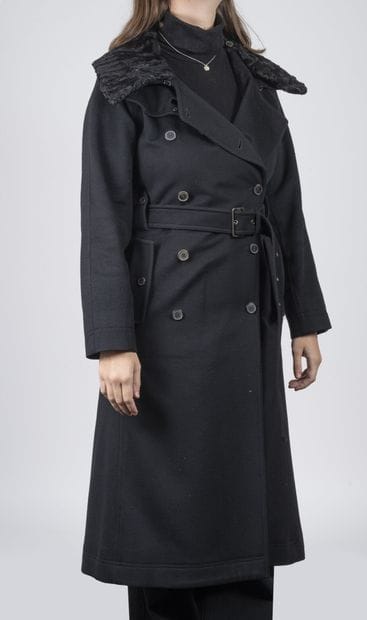 Yves Saint LAURENT
Black wool coat with fur...
