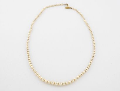 Necklace of fancy pearls in fall. 

Ratchet...