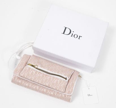 DIOR
Makeup / toiletry bag in pink canvas...