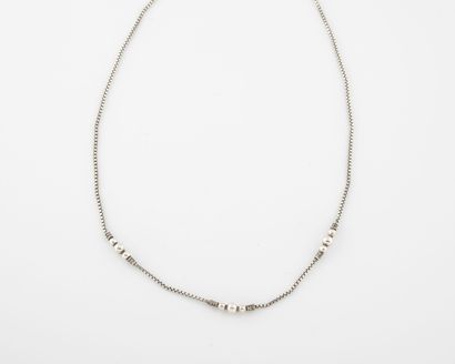 Silver chain and balls necklace (min.800).

Weight...