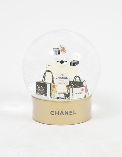 CHANEL Beauté
Boule à neige à motif, sous...