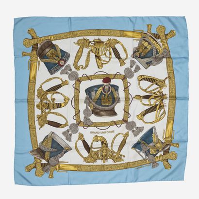 HERMES Paris
Carré en twill de soie imprimée,...